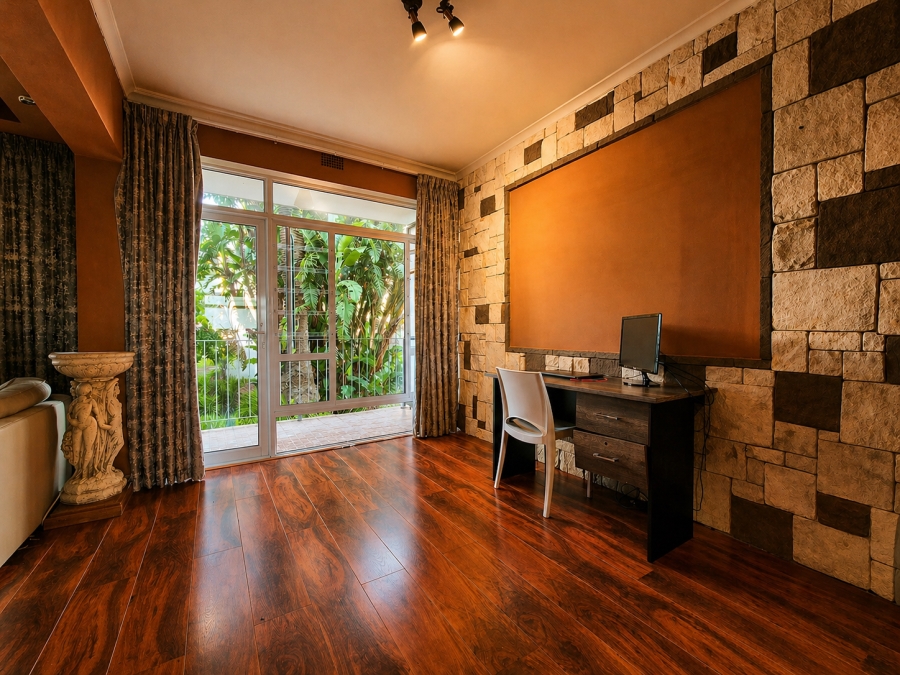 3 Bedroom Property for Sale in Wynberg Upper Western Cape